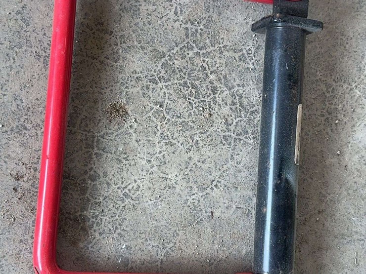 assorted-tractor-hitch-pins-including-double-locking-lockhitch-pin-image-3