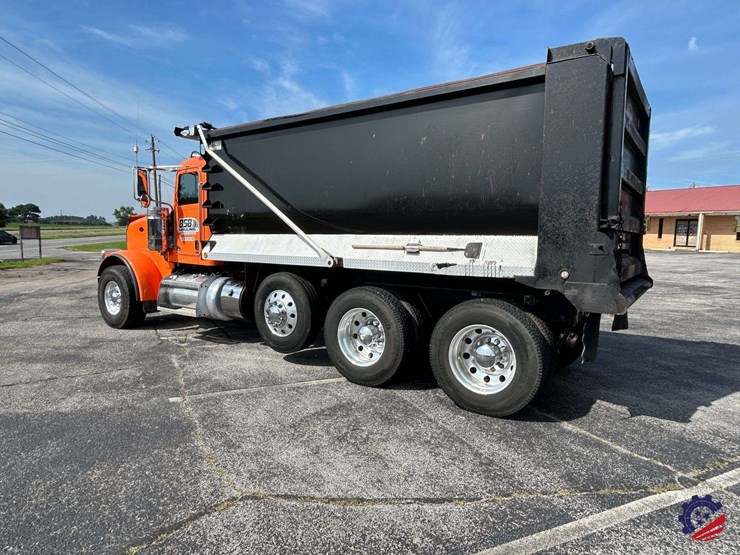 2016-peterbilt-367-image-3