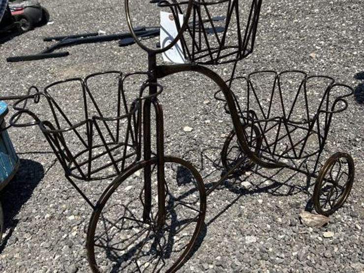 #161-•-metal-art---tricycle-w/-(3)-flower-pots-image-1