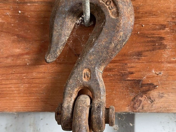 forged-iron-rigging-chain-with-hook-image-3