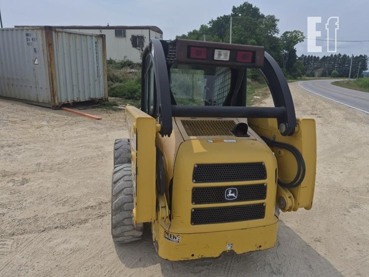 deere-240-image-10