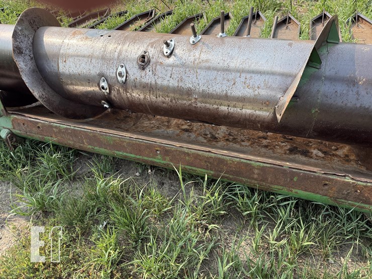 john-deere-230-image-11