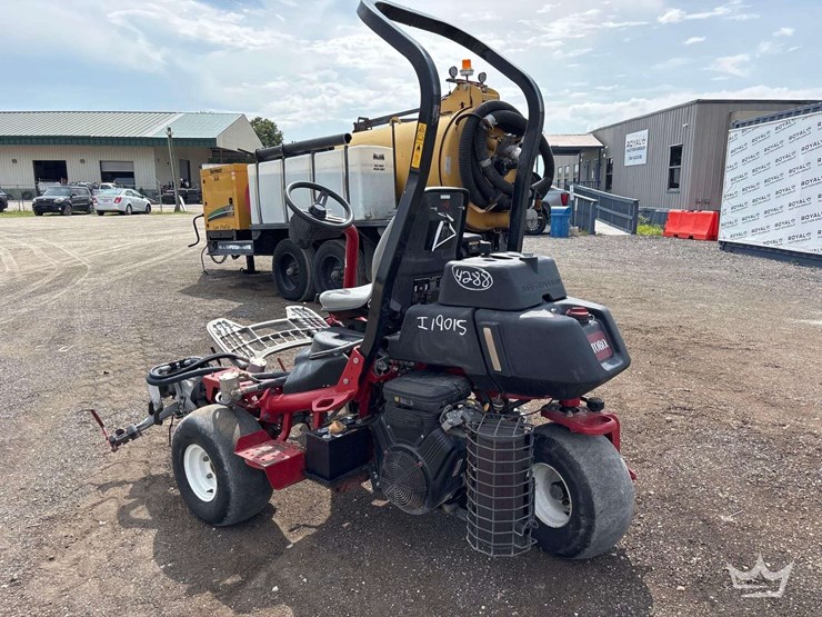 green-master-3300-mower-image-3