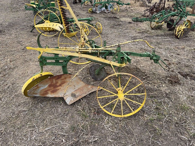 john-deere-one-bottom-plow-image-6