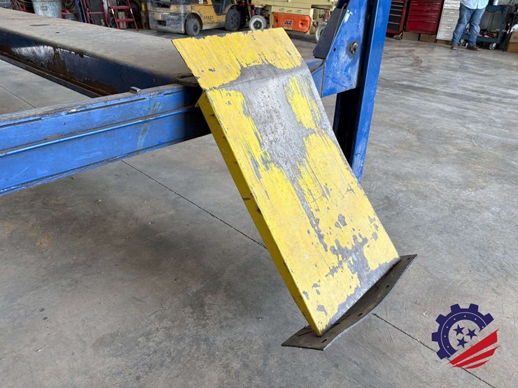 2014-bendpak-hds-14x-14,000-lb.-extended-four-post-vehicle-lift-with-dual-rolling-bridge-jacks-image-8