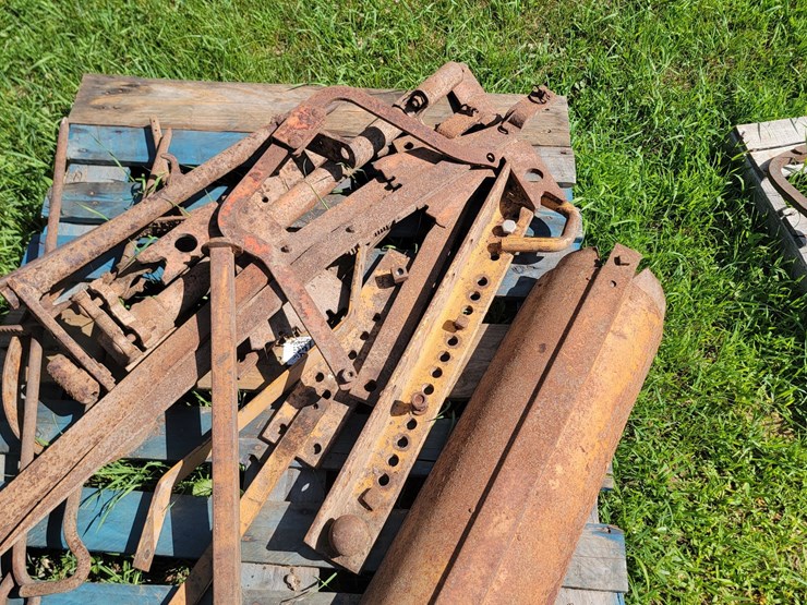 #9936-•-misc.-allis-chalmers-parts-image-3