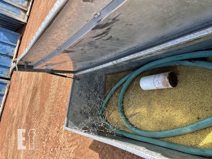 fuel-tank-w/toolbox-6370-image-6