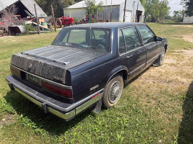 1988-buick-lesabre-custom-sedan-image-6