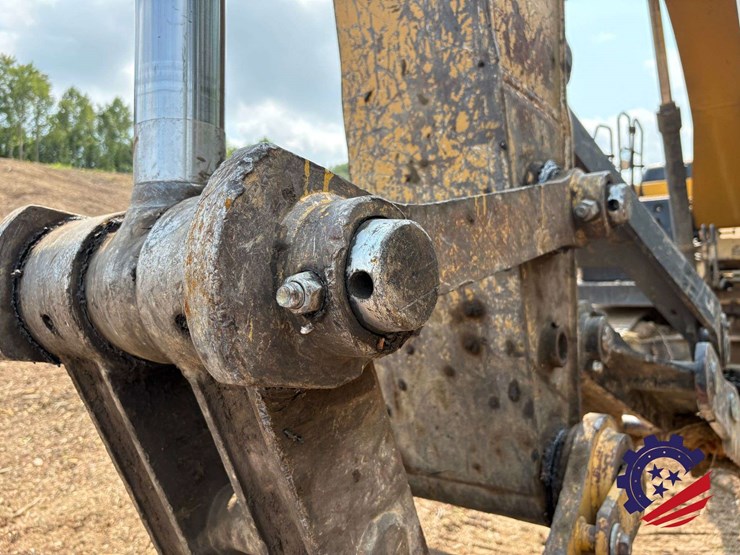 2012-caterpillar-329el-image-21