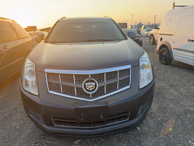 2012-cadillac-srx-image-2