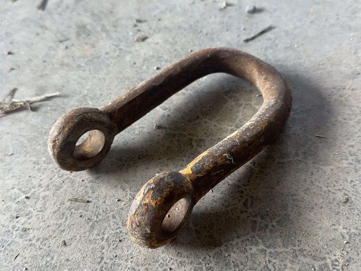 antique-cast-iron-farm-tractor-shackle-clevis-hardware-lot-image-5