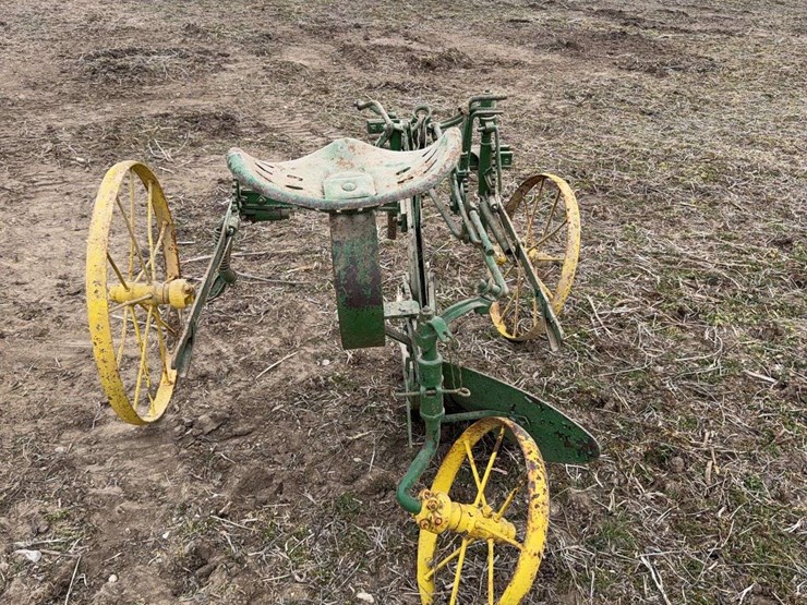 john-deere-one-bottom-plow-image-4