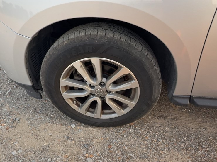 2016-nissan-pathfinder-image-41