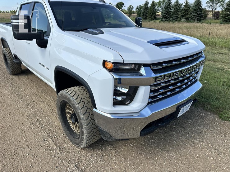 2021-chevrolet-silverado-2500hd-lt-image-7