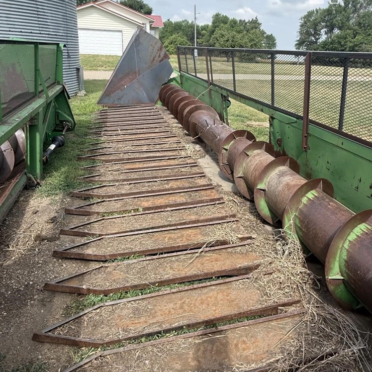 1985 JOHN DEERE 230R