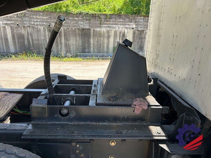 2008-international-5600-paystar-tri-axle-dump-truck-image-35