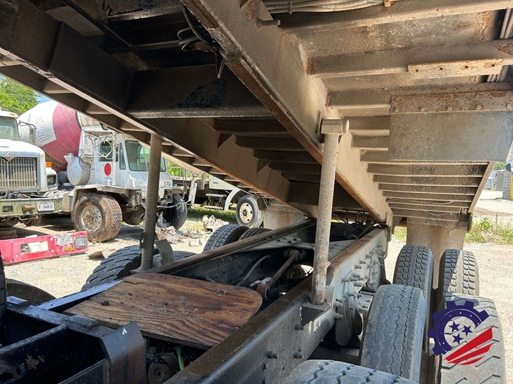 2008-international-5600-paystar-tri-axle-dump-truck-image-26