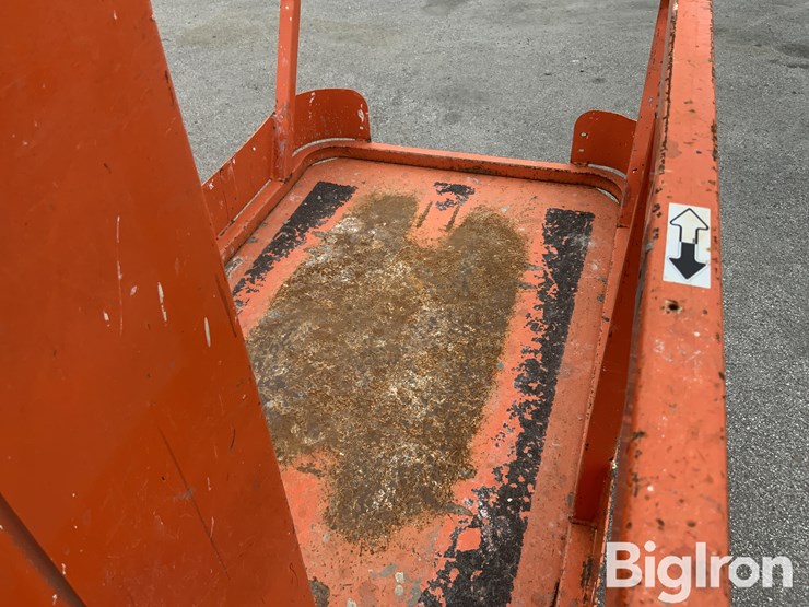 2016-jlg-1230es-image-16