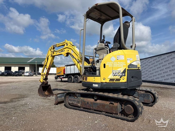2012-yanmar-vio27-image-4