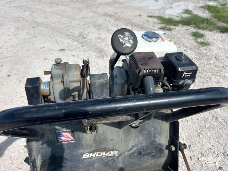brouwer-ride-on-mini-tandem-turf-roller-image-10