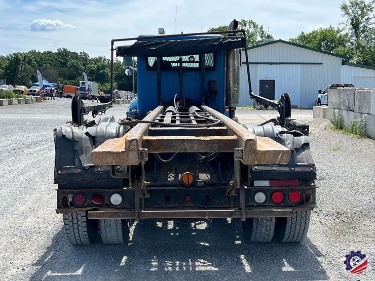 2008-peterbilt-340-image-34