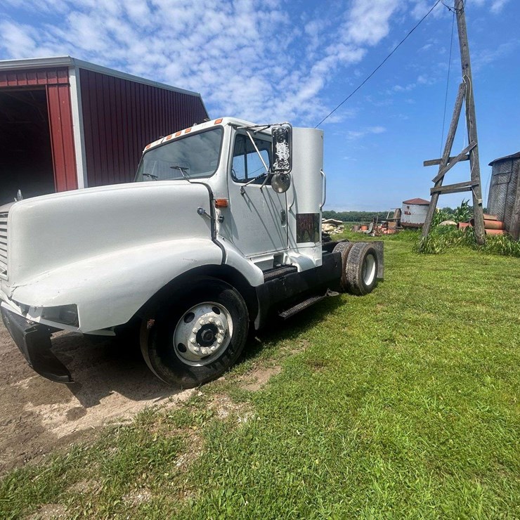 INTERNATIONAL 8200