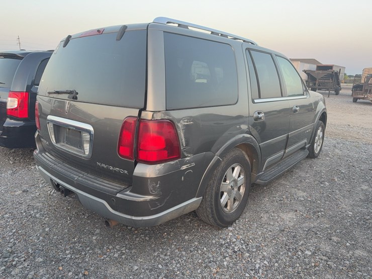 2003-lincoln-navigator-image-4