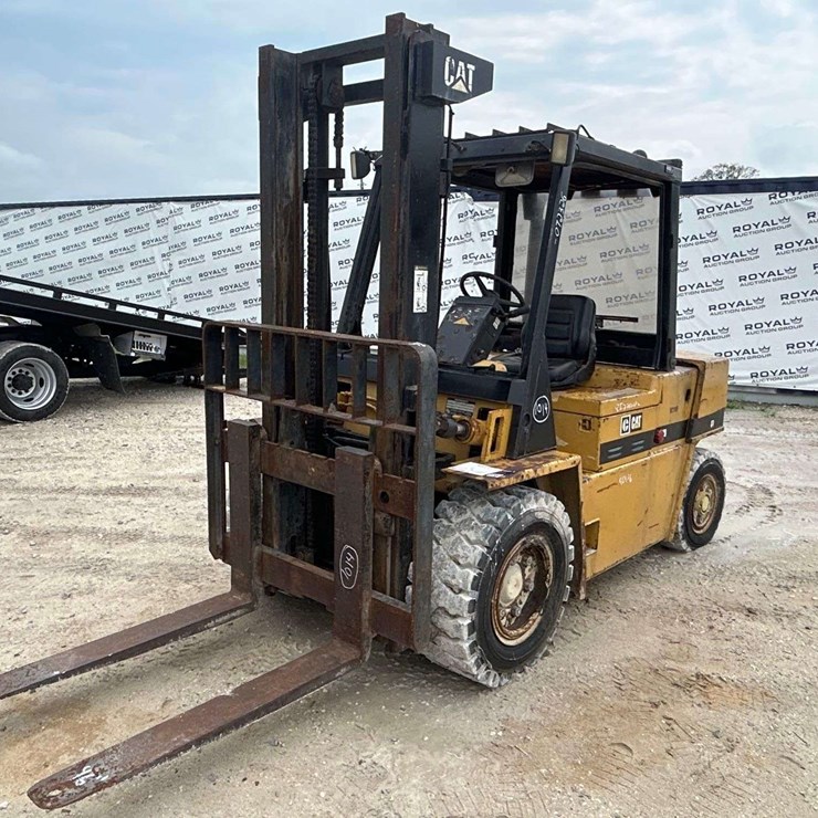 1992 Caterpillar VC110F 11,000lb Diesel Forklift