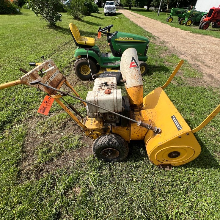 #9919 • Allis-Chalmers Tracker-7 Snow Blower