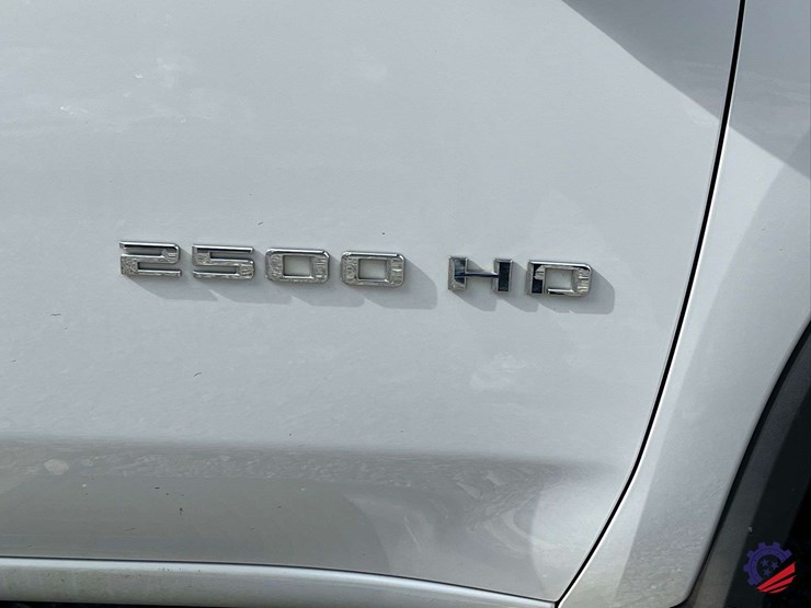 2021-chevrolet-silverado-2500-image-35