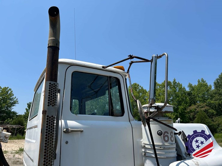 1988-mack-dm690s-image-55