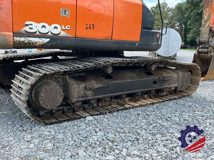 2018-hitachi-zx300-lc-6n-image-14