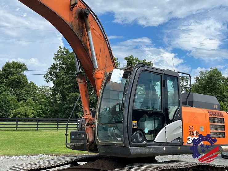 2018-hitachi-zx300-lc-6n-image-35