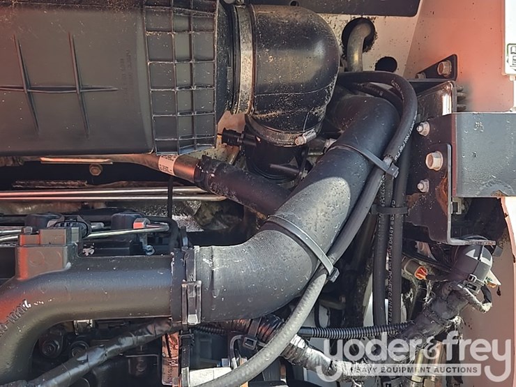 2019-bobcat-s450-image-24