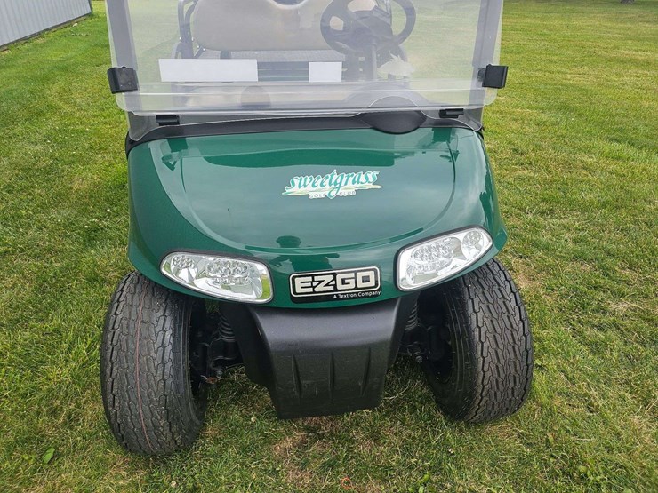 e-z-go-electric-golf-cart-image-3