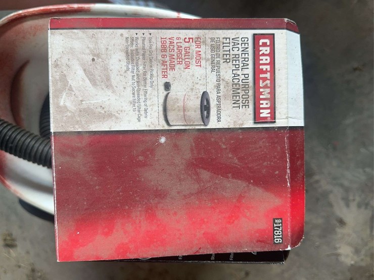craftsman-clean-n-carry-2-gallon-wet-dry-vacuum-with-filter-image-3
