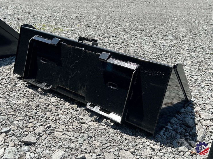 skid-steer-bucket-with-blade-attachment-image-5