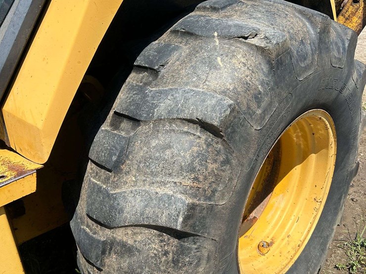 jd-410d-backhoe-image-17