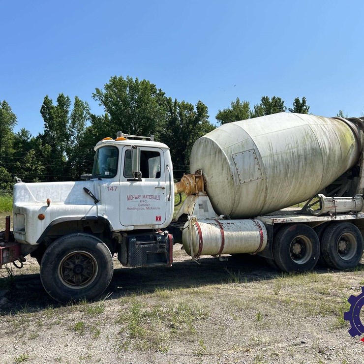 1995 MACK DM690S