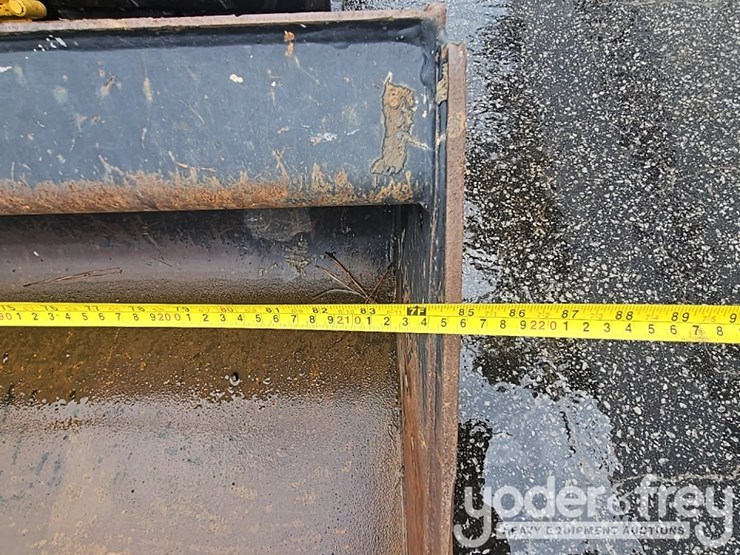 2023-caterpillar-279d3-image-12