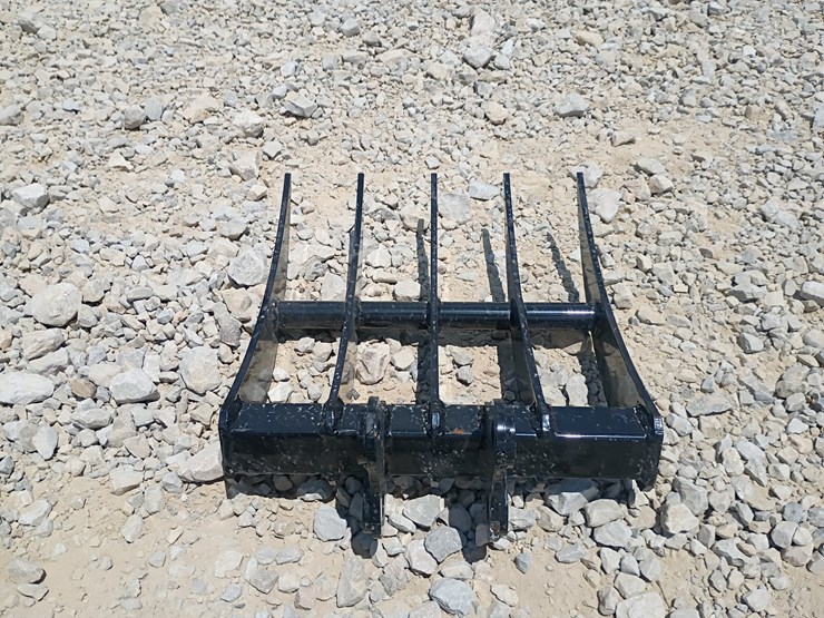 #l63-029-•-rake-mini-excavator-attachment-image-3