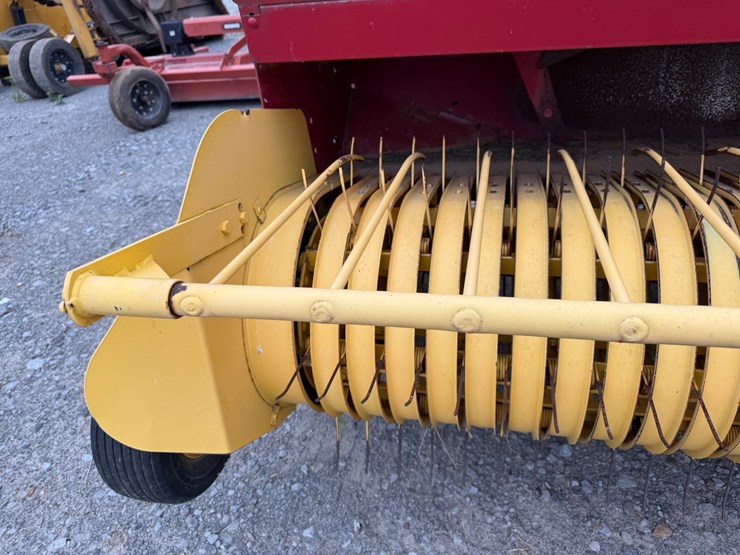 2017-new-holland-bc5070-image-44