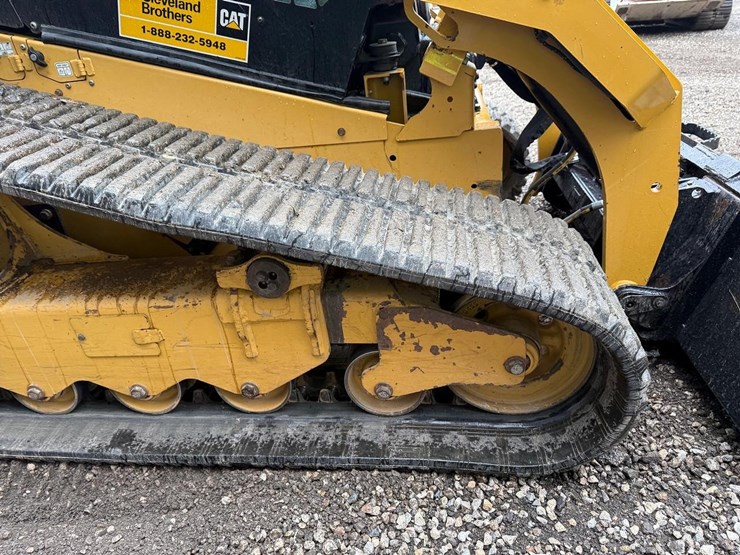 2020-caterpillar-299d3-image-14