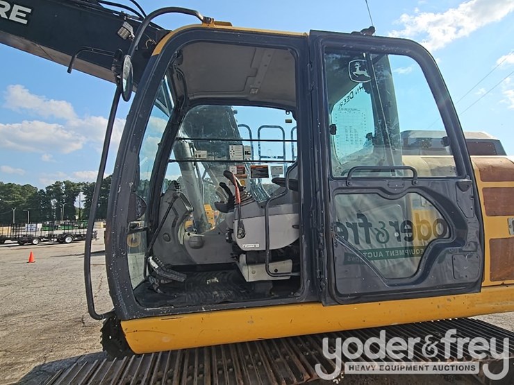 2018-deere-130g-image-39