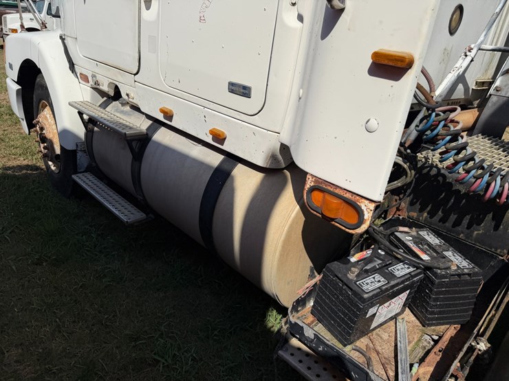 #52620-•-1990-whitegmc-wia-areo-series-sleeper-t/a-truck-tractor-4v1wdbjf3ln629984-inv#52620-image-32