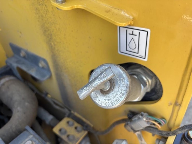 2018-yanmar-s220r-image-43