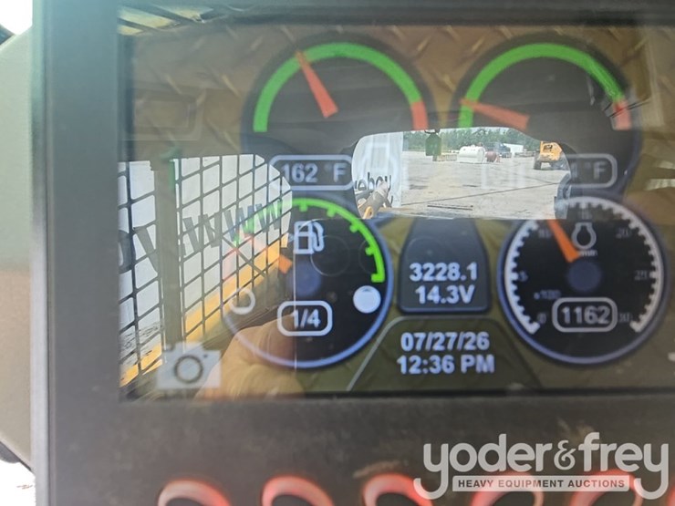 2020-caterpillar-279d3-image-36
