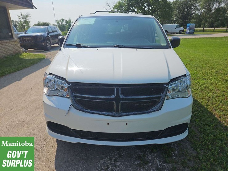 2013-dodge-grand-caravan-sxt-image-9