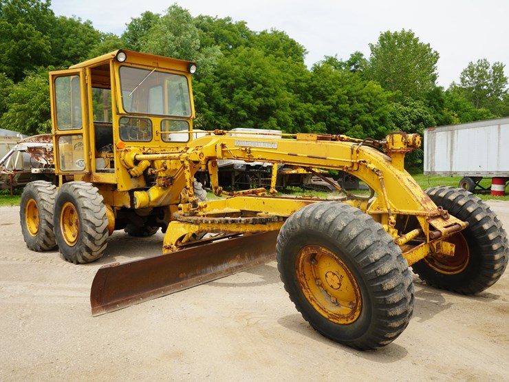 allis-chalmers-m100-motor-grader-image-4