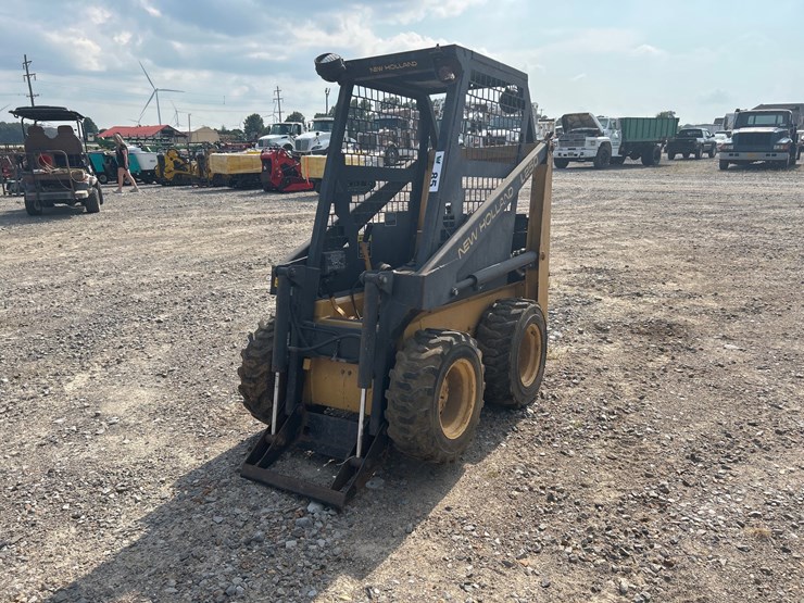 new-holland-l250-image-1
